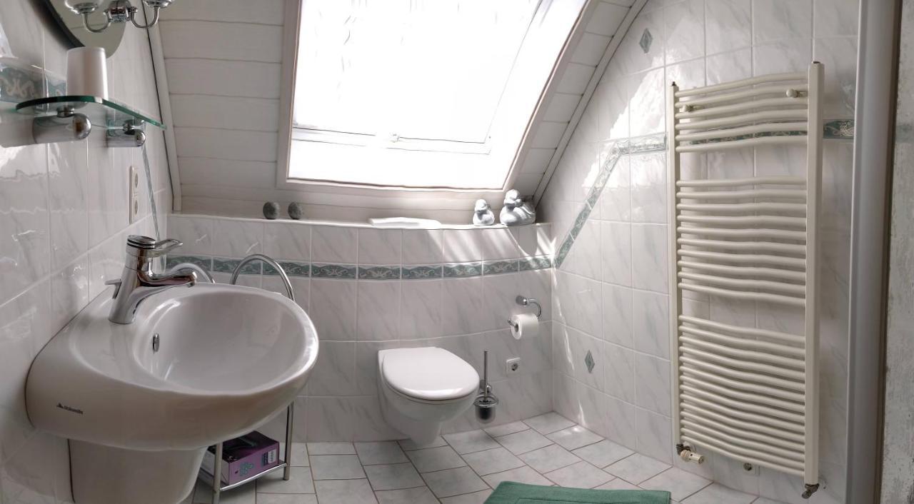 Ferienhaus Treis Neef エクステリア 写真