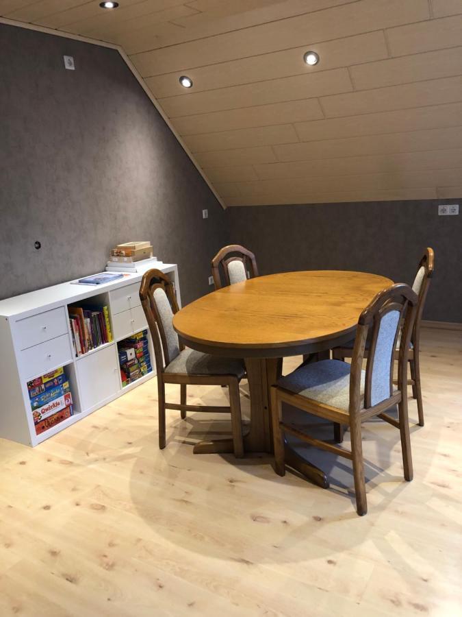 Ferienhaus Treis Neef エクステリア 写真