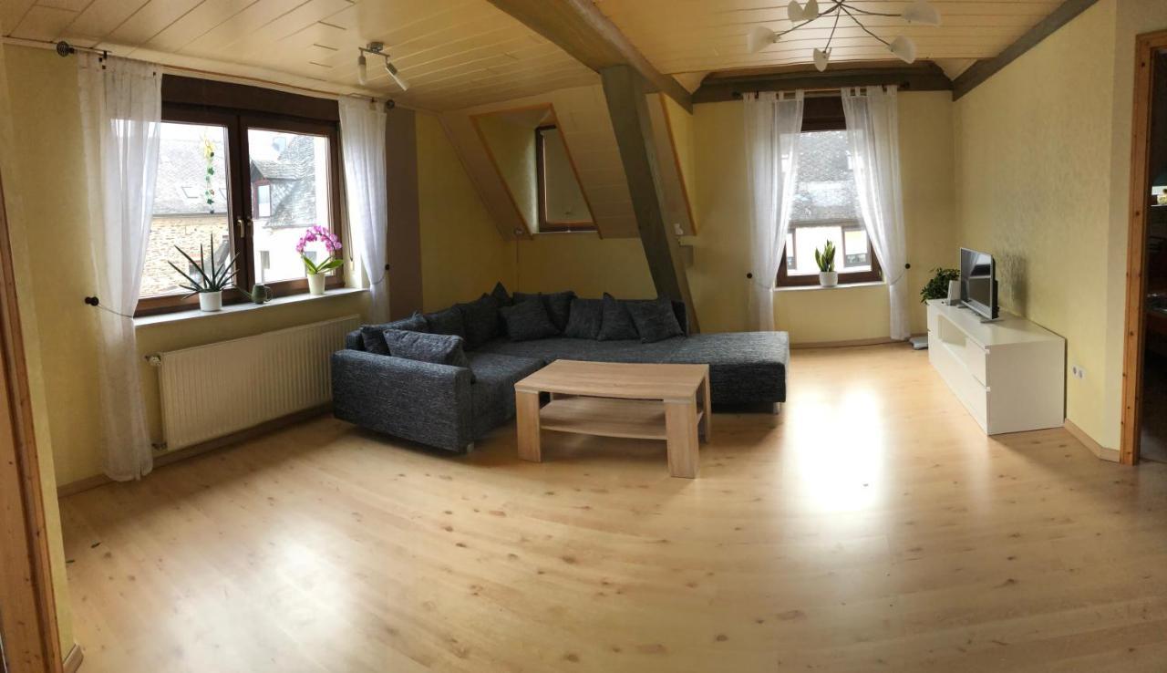 Ferienhaus Treis Neef エクステリア 写真
