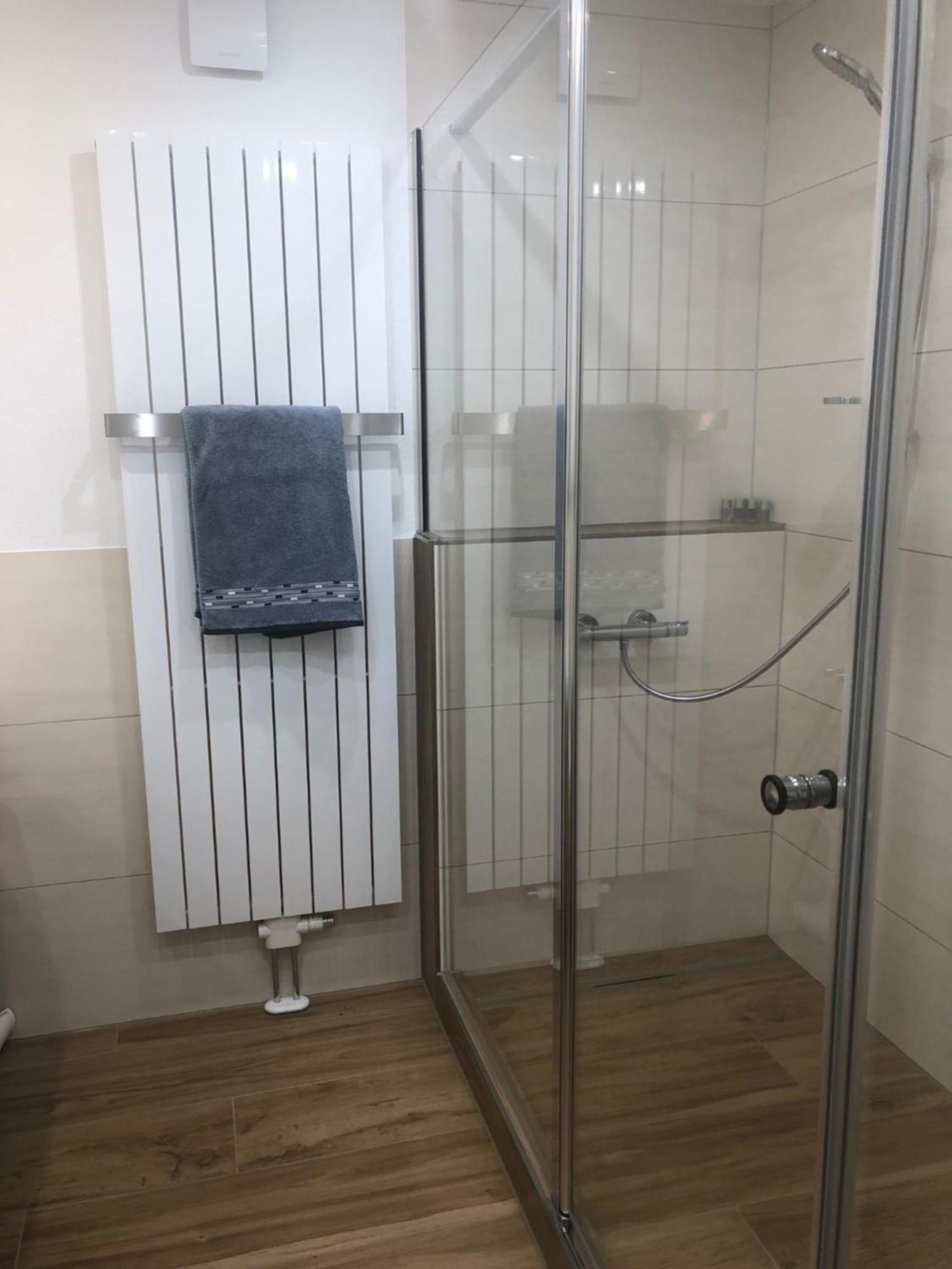 Ferienhaus Treis Neef エクステリア 写真